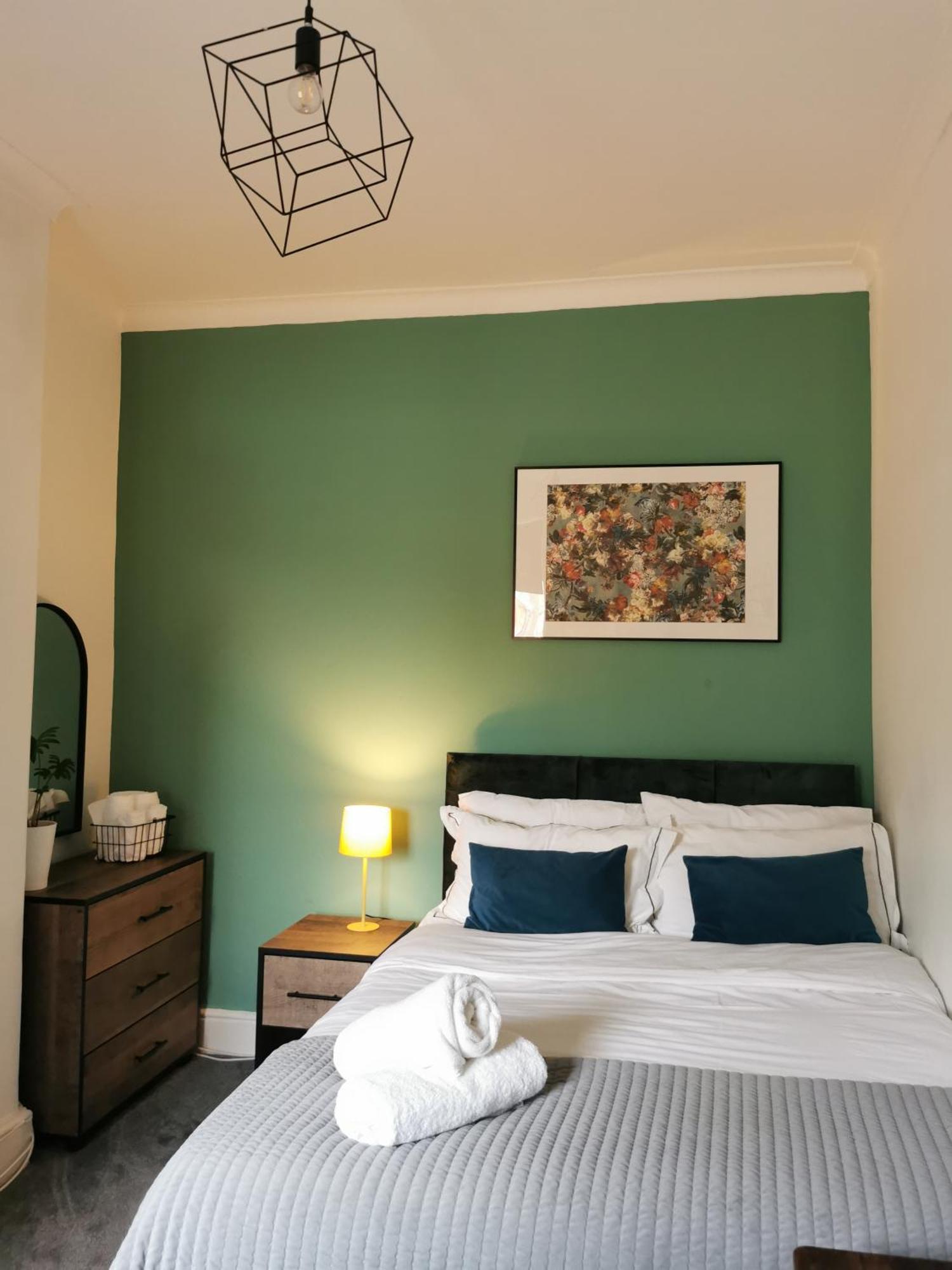 Apartment Modern Maisonette Ideal For Larger Groups, Contractors And Professionals Liverpool